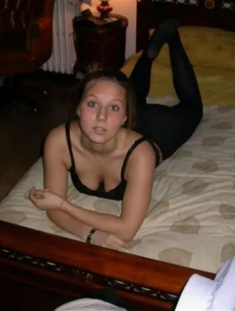 Annemieke19 image 0